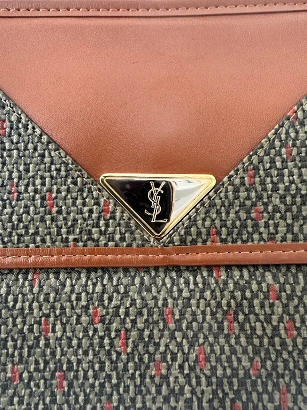 Saint Laurent - Olive & Tan Envelope Clutch - Picture 3 of 8